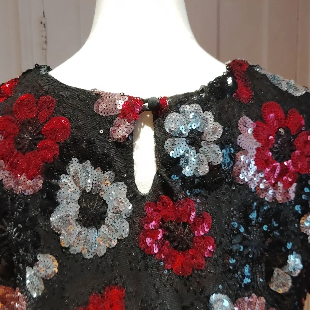 Premier Amour Floral Patterned Sequinned Blouse.